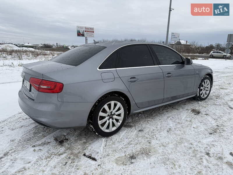 Седан Audi A4 2014 в Львове