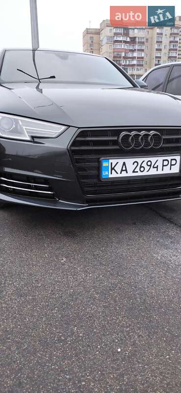 Седан Audi A4 2017 в Киеве