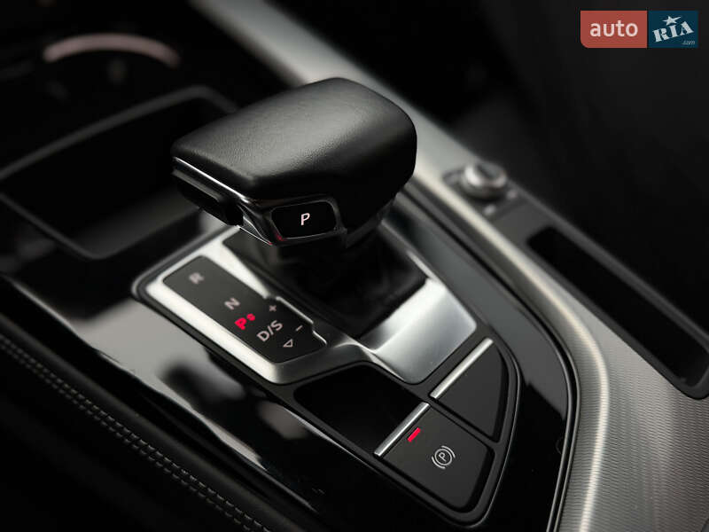 Седан Audi A4 2024 в Киеве