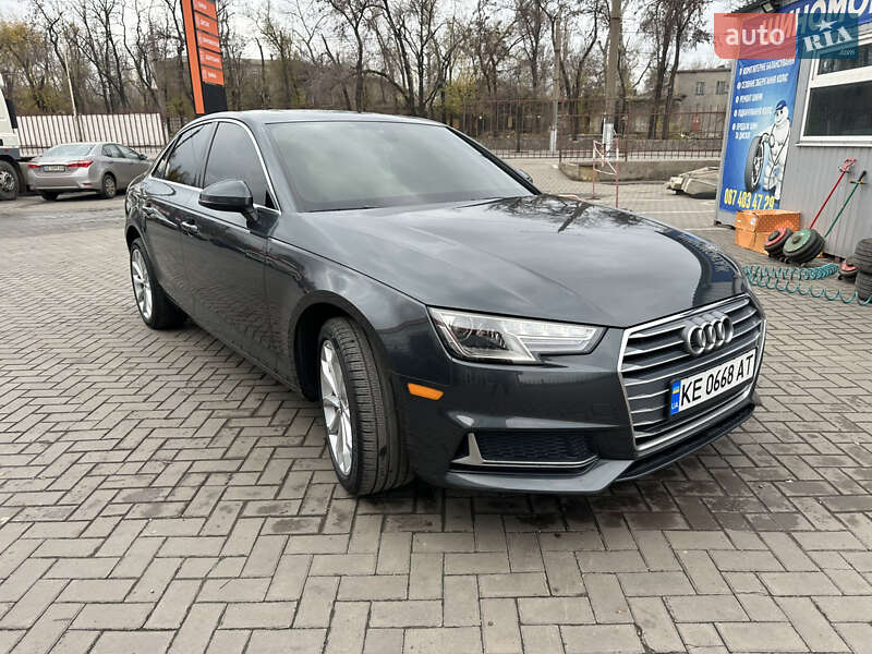 Седан Audi A4 2018 в Кривому Розі