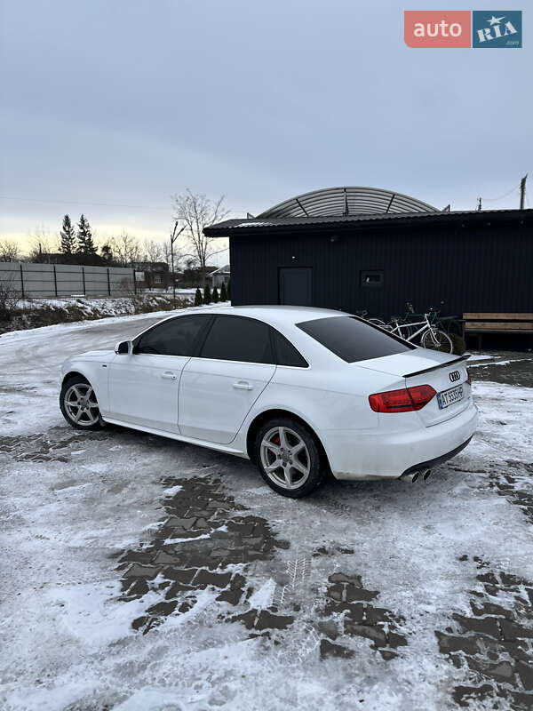 Седан Audi A4 2011 в Галичі