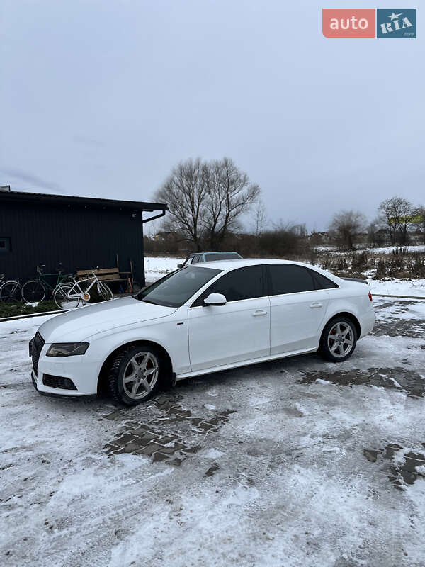 Седан Audi A4 2011 в Галичі