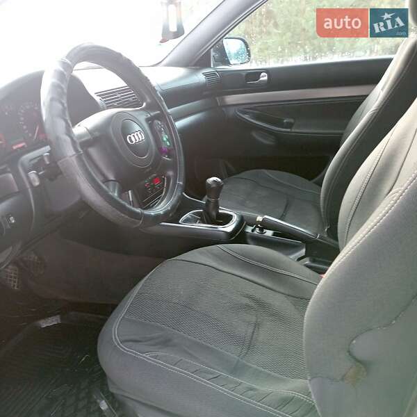 Универсал Audi A4 1999 в Березному
