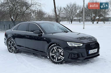 Седан Audi A4 2017 в Ромнах