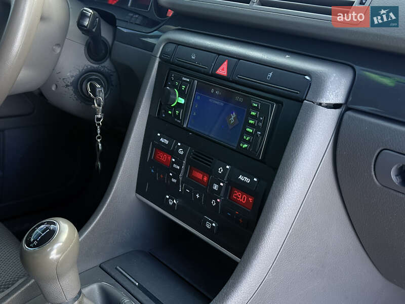 Седан Audi A4 2002 в Мені фото 19 Седан Audi A4 2002 в Мені