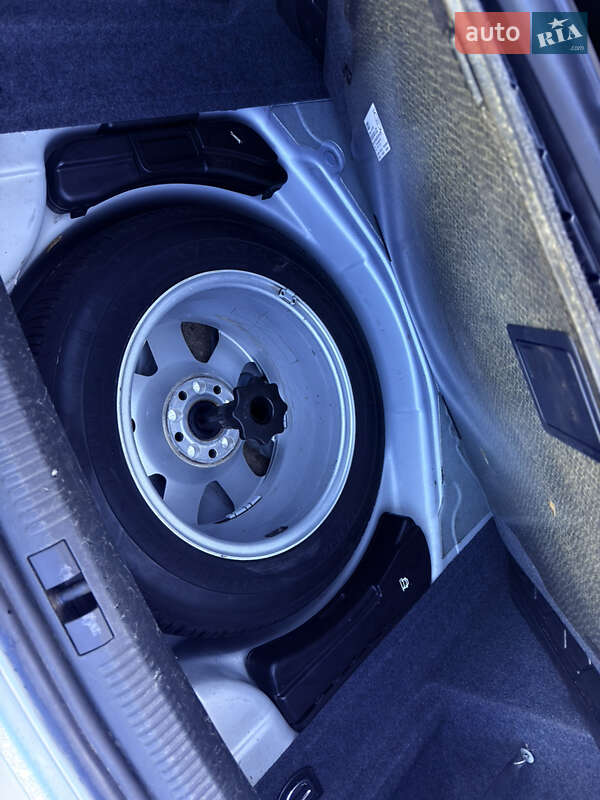 Седан Audi A4 2002 в Мені фото 22 Седан Audi A4 2002 в Мені