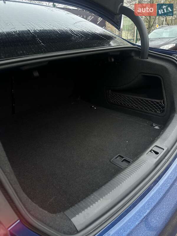 Седан Audi A4 2014 в Сумах