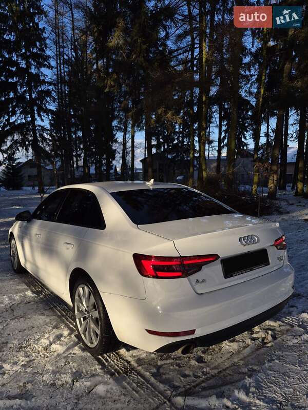 Седан Audi A4 2017 в Львові