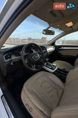 Седан Audi A4 2012 в Виннице