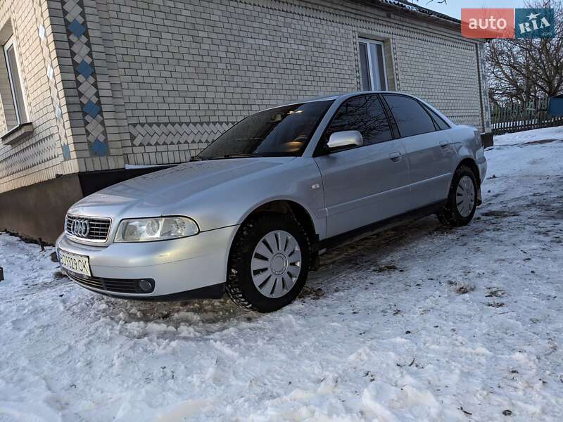 Седан Audi A4 1999 в Коровьем