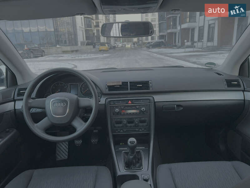 Седан Audi A4 2006 в Ровно