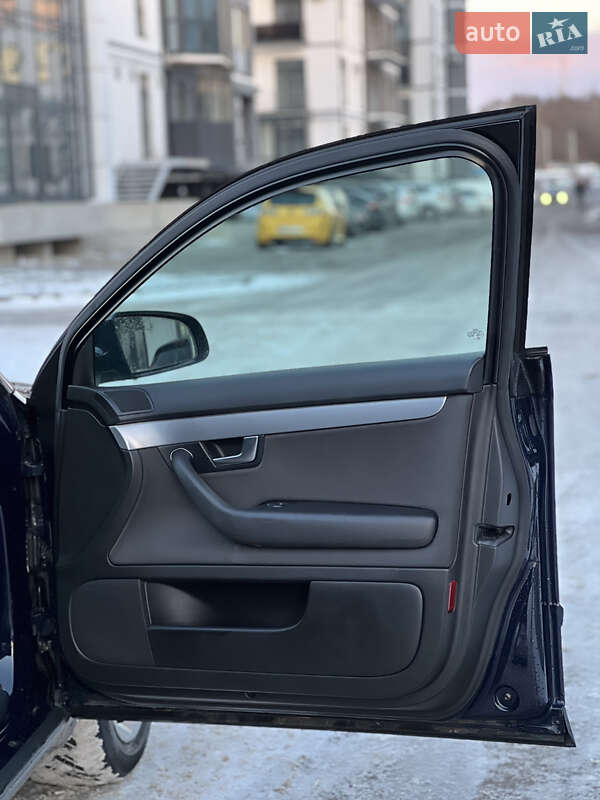 Седан Audi A4 2006 в Ровно