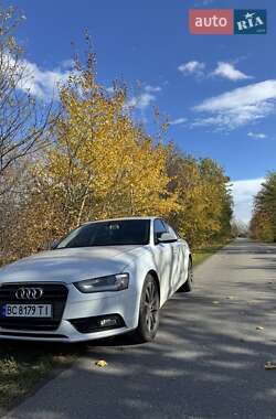 Седан Audi A4 2013 в Львове