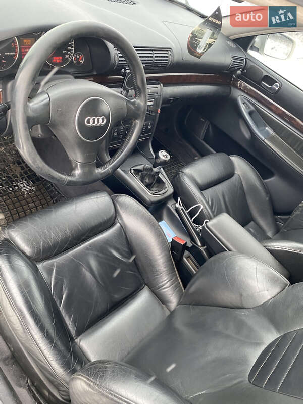 Седан Audi A4 1996 в Баре