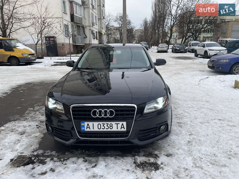 Седан Audi A4 2012 в Киеве