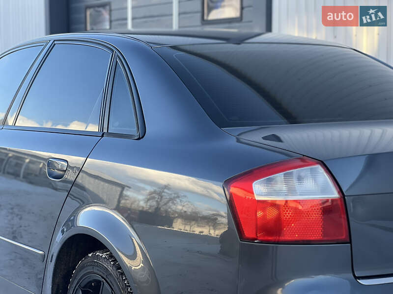 Седан Audi A4 2002 в Жовкві