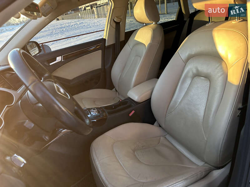 Седан Audi A4 2012 в Львові