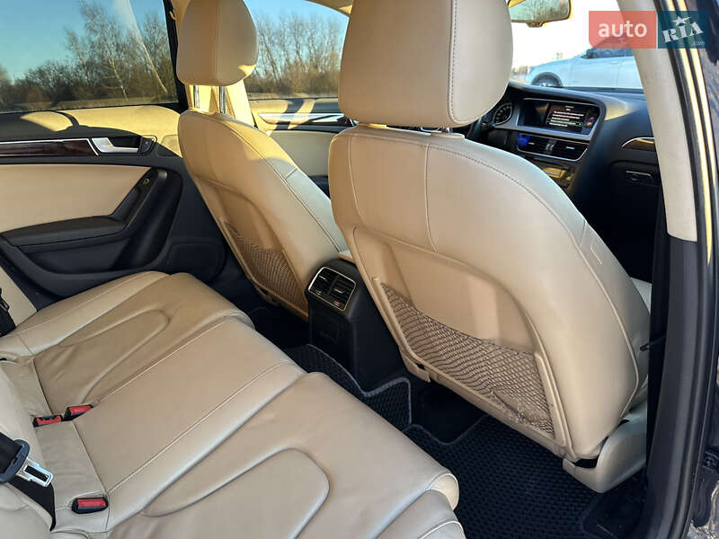 Седан Audi A4 2012 в Львові
