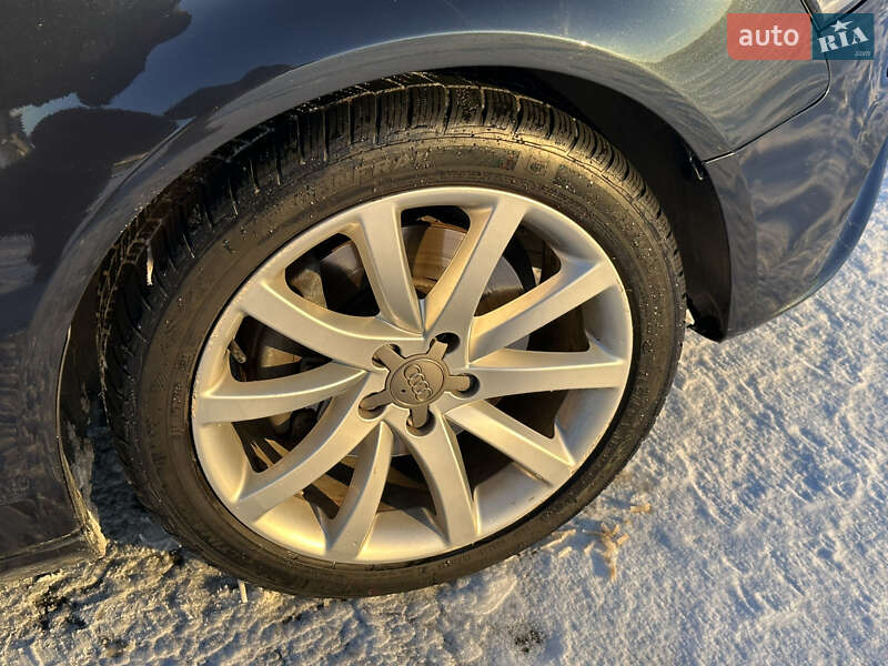 Седан Audi A4 2012 в Львові