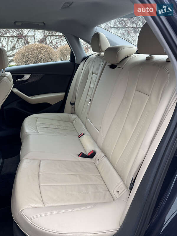 Седан Audi A4 2015 в Днепре