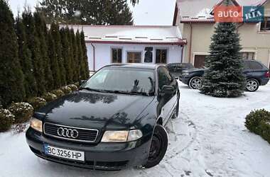 Седан Audi A4 1997 в Городке