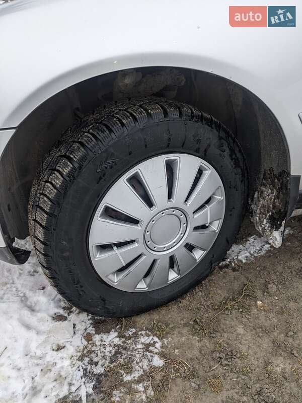 Седан Audi A4 1999 в Коровьем