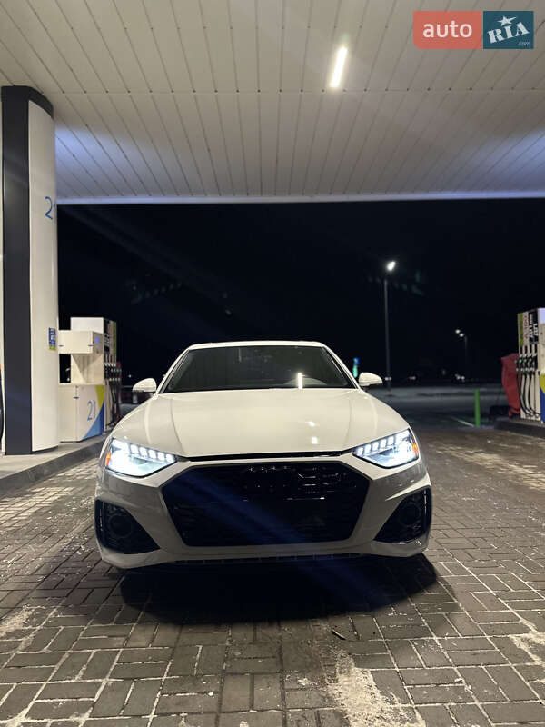 Седан Audi A4 2022 в Киеве