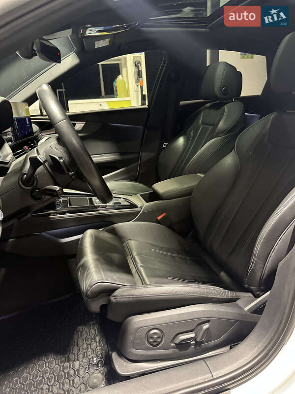 Седан Audi A4 2022 в Киеве