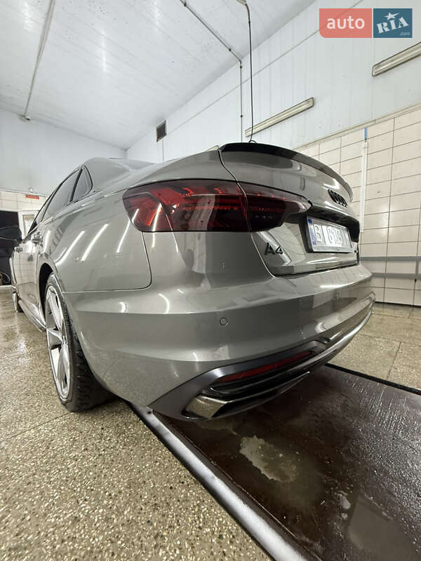 Седан Audi A4 2023 в Полтаві