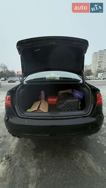 Седан Audi A4 2013 в Ізюмі