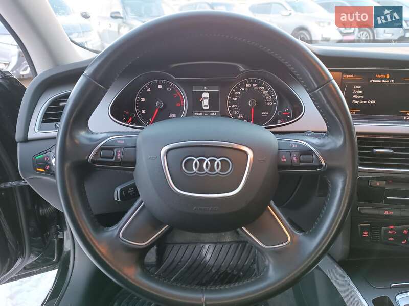 Седан Audi A4 2014 в Львове