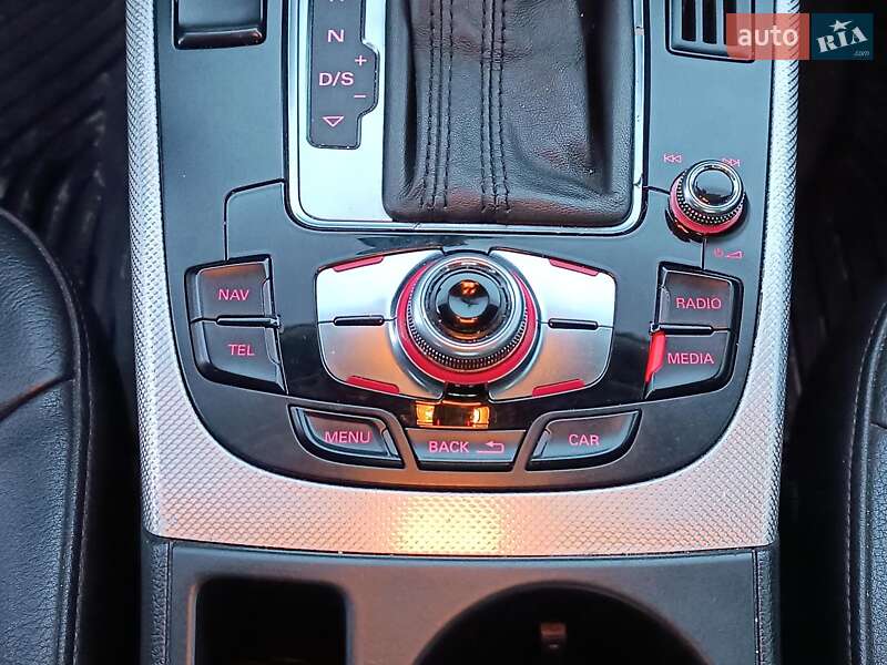 Седан Audi A4 2014 в Львове