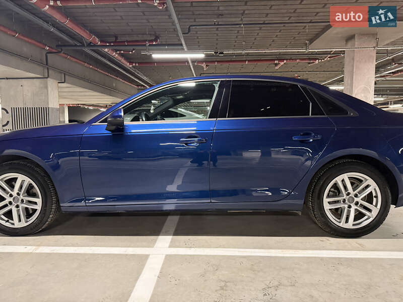 Седан Audi A4 2017 в Львове