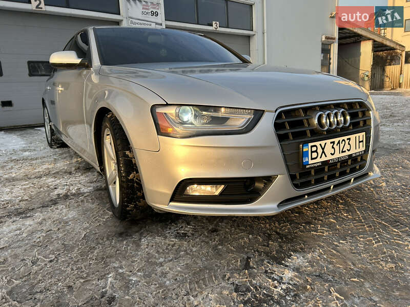 Седан Audi A4 2013 в Виннице