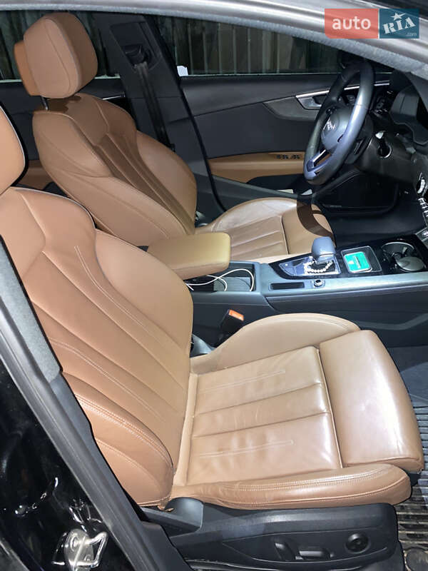 Седан Audi A4 2020 в Киеве