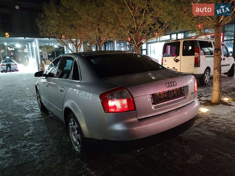 Седан Audi A4 2000 в Ровно