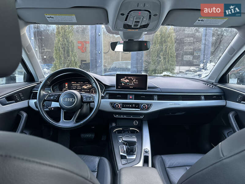 Седан Audi A4 2016 в Львове