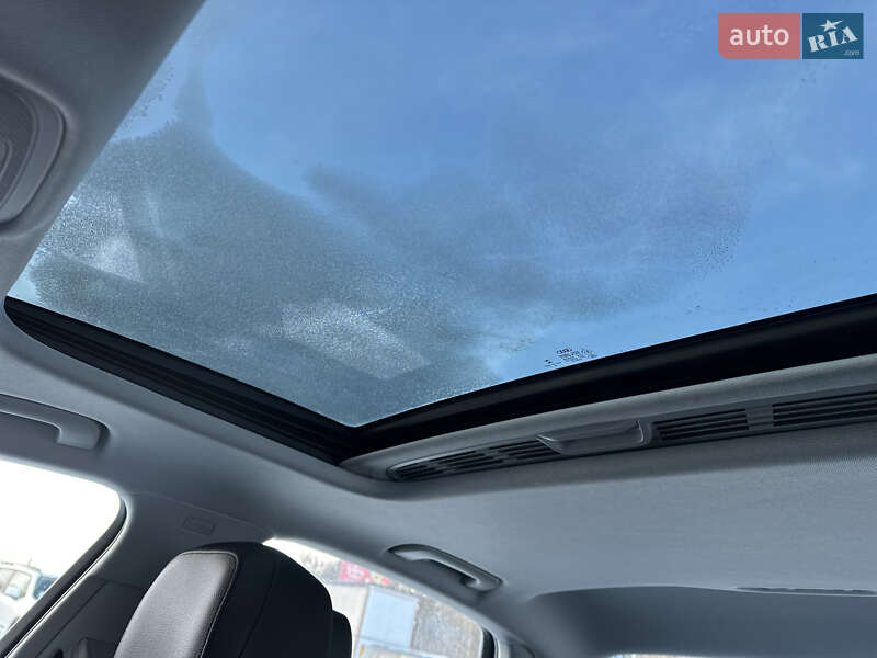 Седан Audi A4 2016 в Львове