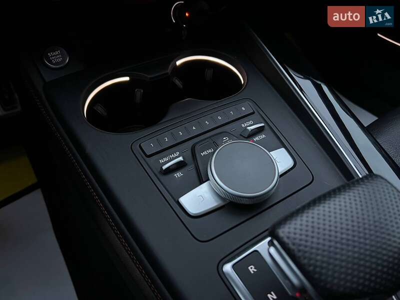 Седан Audi A4 2017 в Івано-Франківську