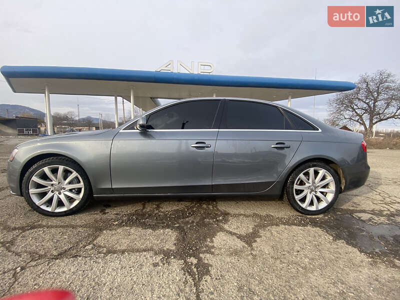 Седан Audi A4 2013 в Вижнице