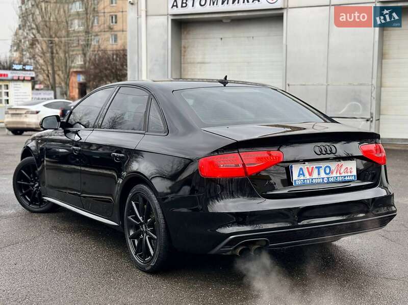 Седан Audi A4 2014 в Кривом Роге