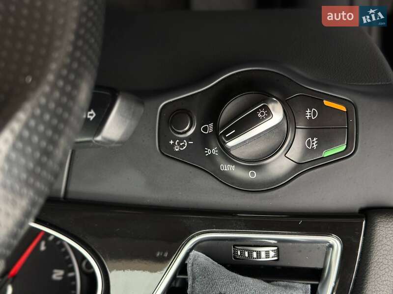 Седан Audi A4 2014 в Кривом Роге