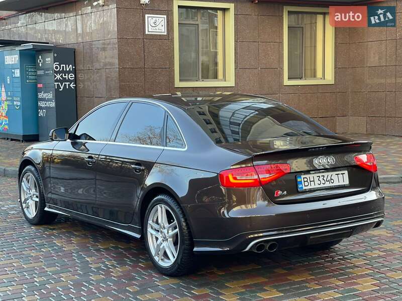 Седан Audi A4 2013 в Одессе