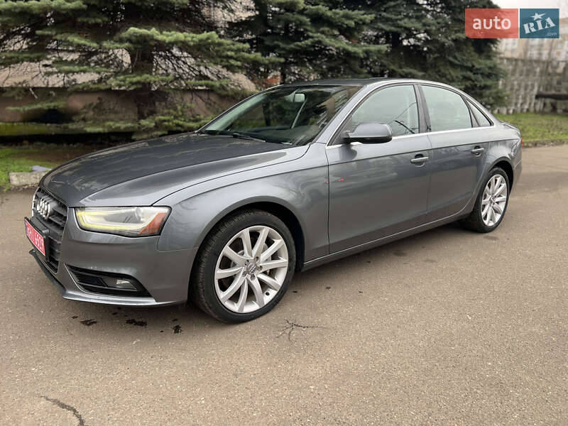 Седан Audi A4 2013 в Николаеве