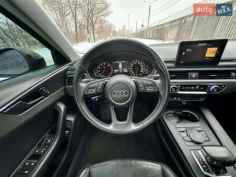 Седан Audi A4 2017 в Киеве