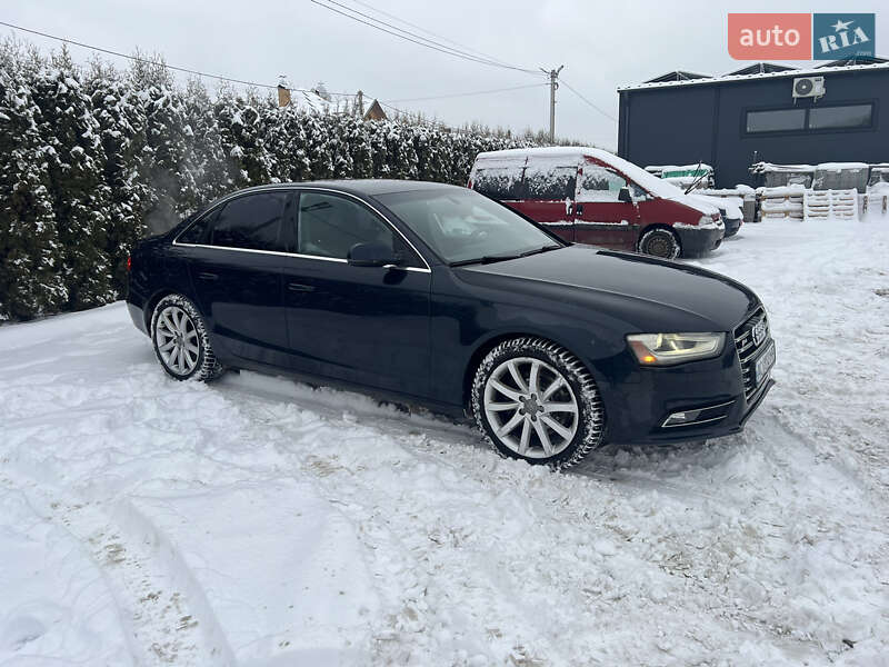 Седан Audi A4 2012 в Луцке