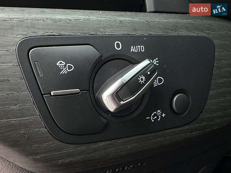 Седан Audi A4 2023 в Харькове