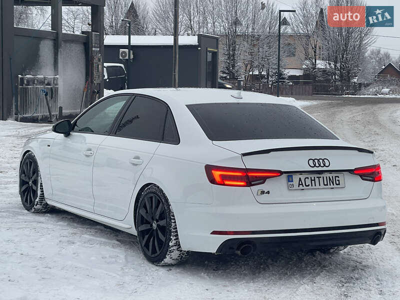 Седан Audi A4 2017 в Ивано-Франковске