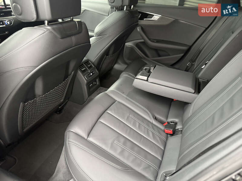 Седан Audi A4 2023 в Киеве