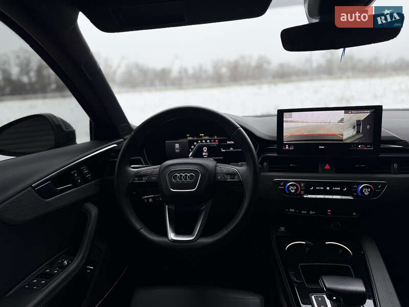 Седан Audi A4 2023 в Киеве